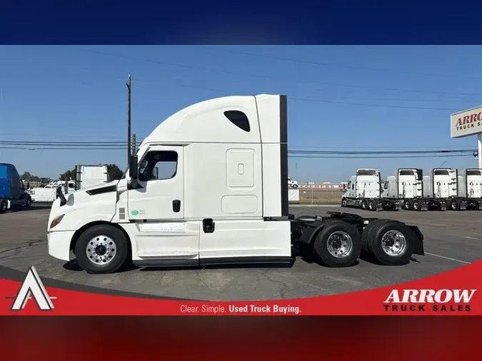 2022 FREIGHTLINER CA126