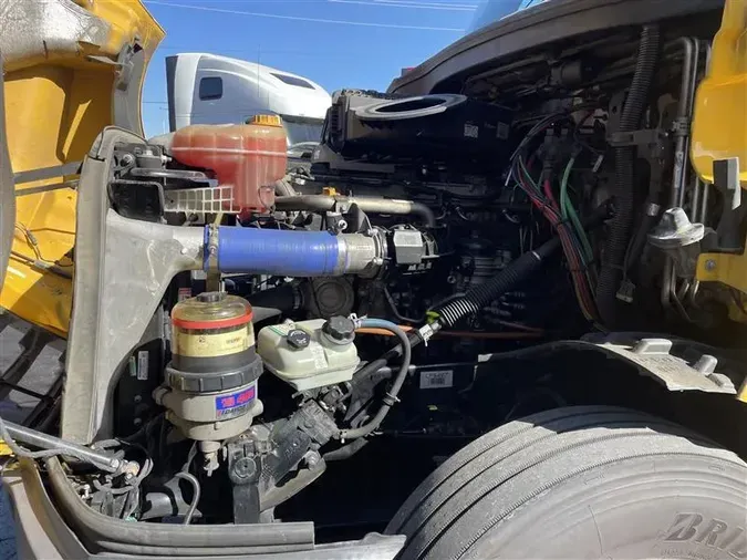 2020 FREIGHTLINER CA126