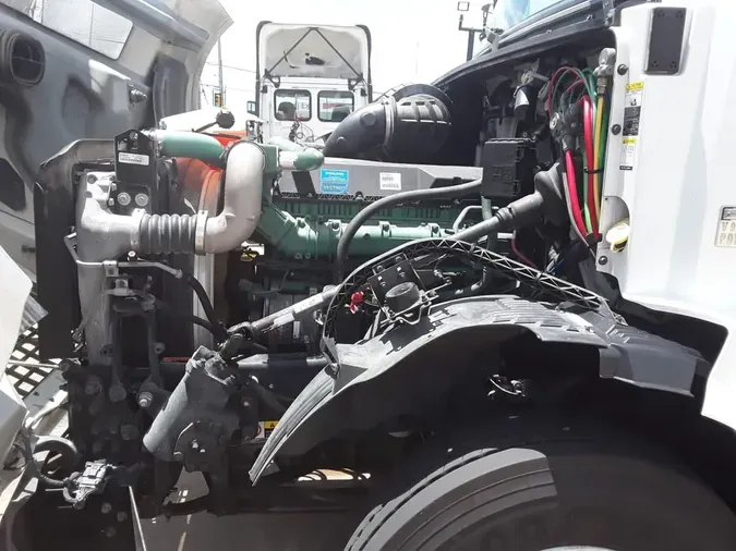 2016 VOLVO VNL42TRACTOR