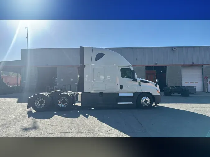 2023 Freightliner Cascadia 1266350a5056710473d1beb2a51204f247f