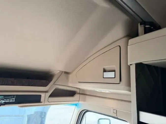 2022 Kenworth T68063531cddafe65b3313d6f7a0dabc26e2