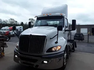 2019 NAVISTAR INTERNATIONAL RH613 DAYCAB S/A