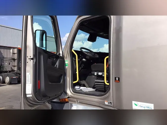 2025 Freightliner Cascadia 126