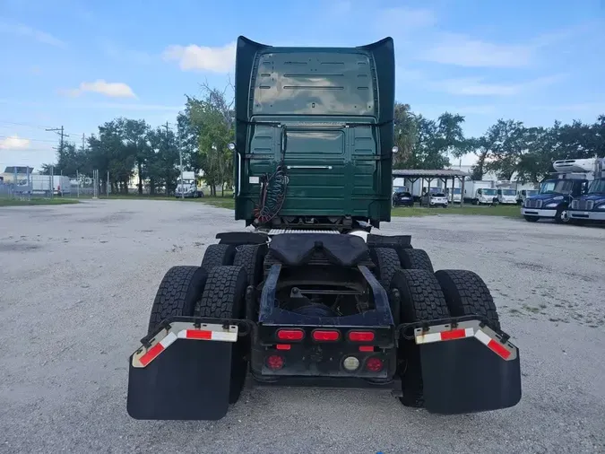 2017 VOLVO VNL64TRACTOR