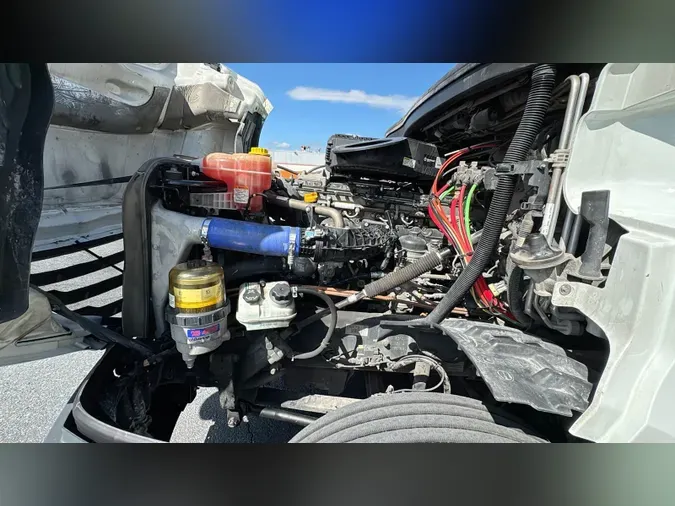 2022 Freightliner Cascadia 126