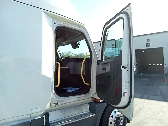 2022 Freightliner Cascadia 126