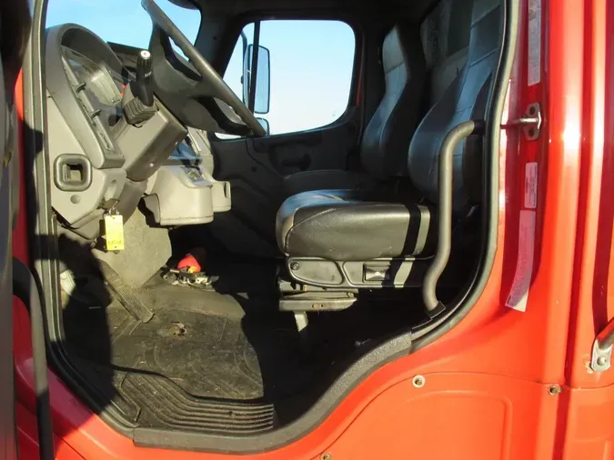 2015 FREIGHTLINER M2
