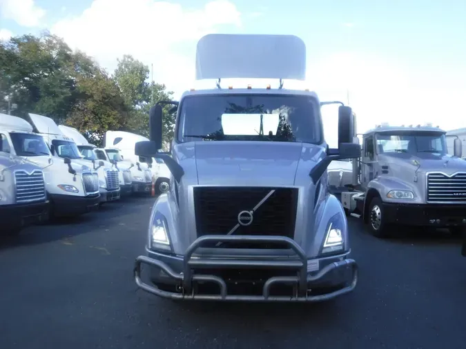 2019 VOLVO VNR64T 300