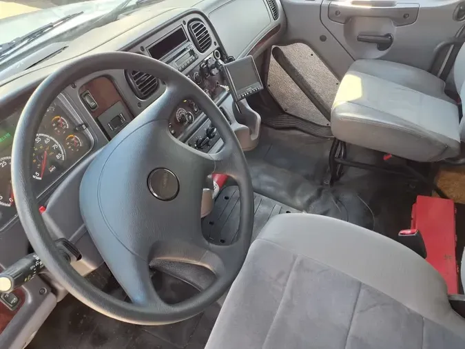 2017 FREIGHTLINER/MERCEDES M2 106