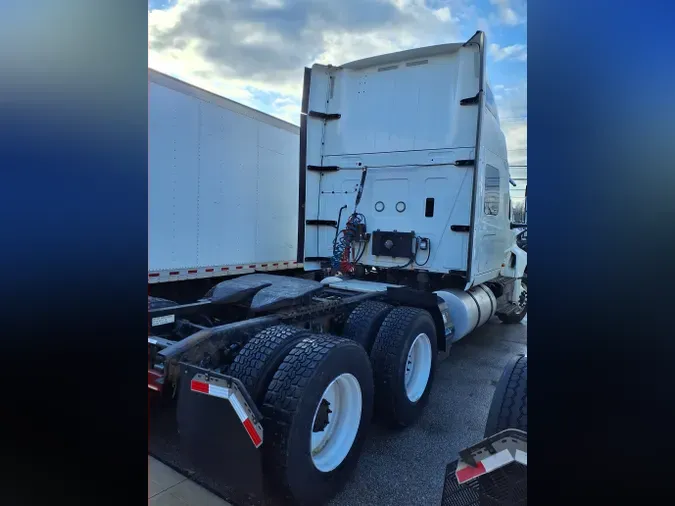 2019 NAVISTAR INTERNATIONAL LT625 SLPR CAB