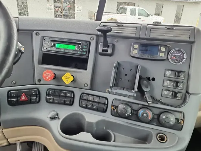 2017 FREIGHTLINER/MERCEDES CASCADIA636cf64b18130a3bbcead82240f787e8