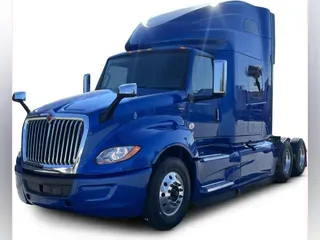 2022 International LT625