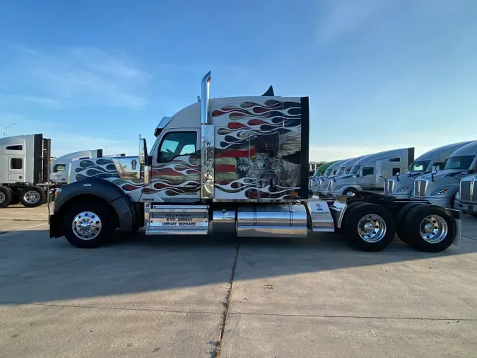 2023 Kenworth W990