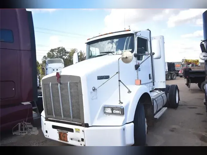 2009 KENWORTH T800636f5919df731ff00e216ed66476a123