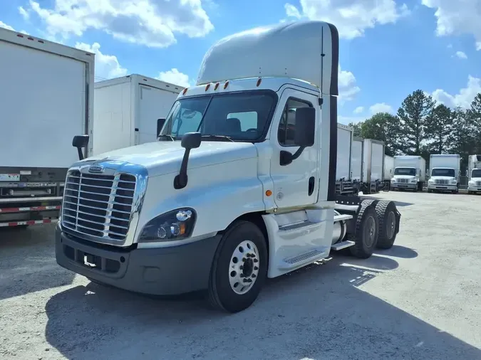 2019 FREIGHTLINER CASCADIA 125636f7f39960d1dc882798ed2fe7e7113