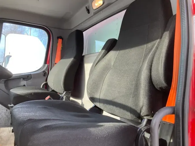 2017 FREIGHTLINER/MERCEDES M2 106