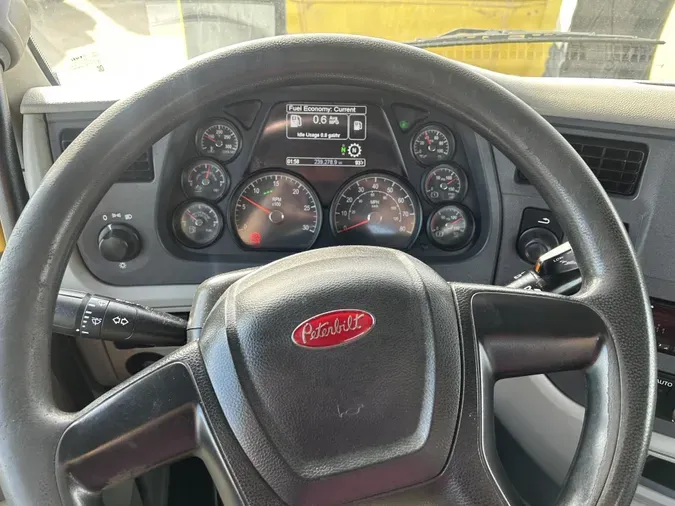 2021 Peterbilt 579