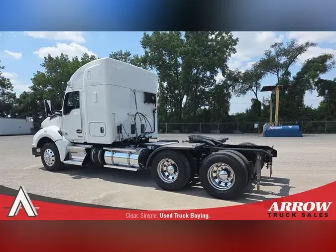 2022 KENWORTH T880