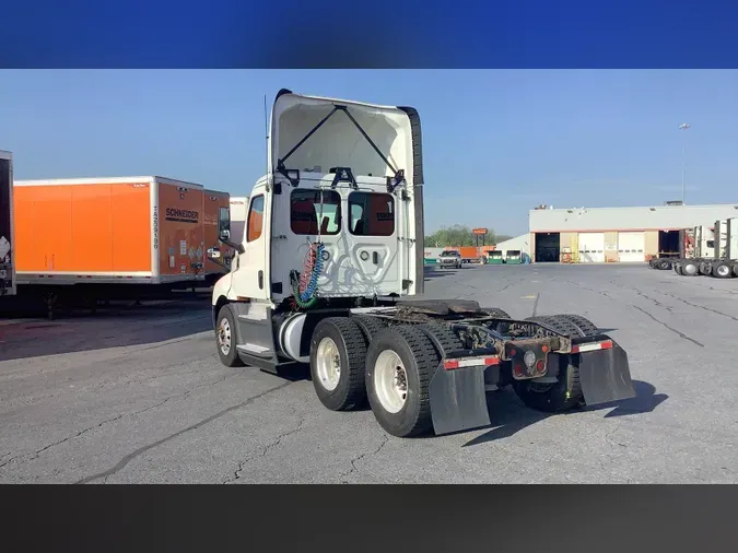 2019 Freightliner Cascadia 126