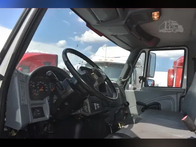2006 INTERNATIONAL DURASTAR 4200