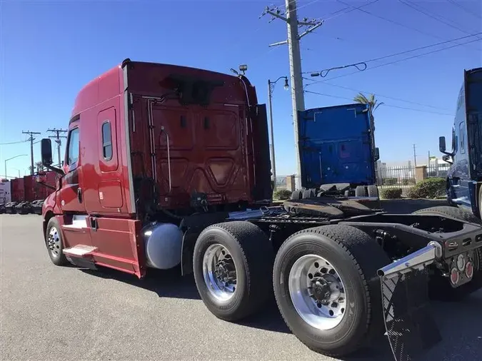 2019 FREIGHTLINER CA126