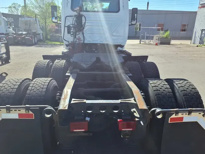 2019 NAVISTAR INTERNATIONAL LT625 DAYCAB T/A