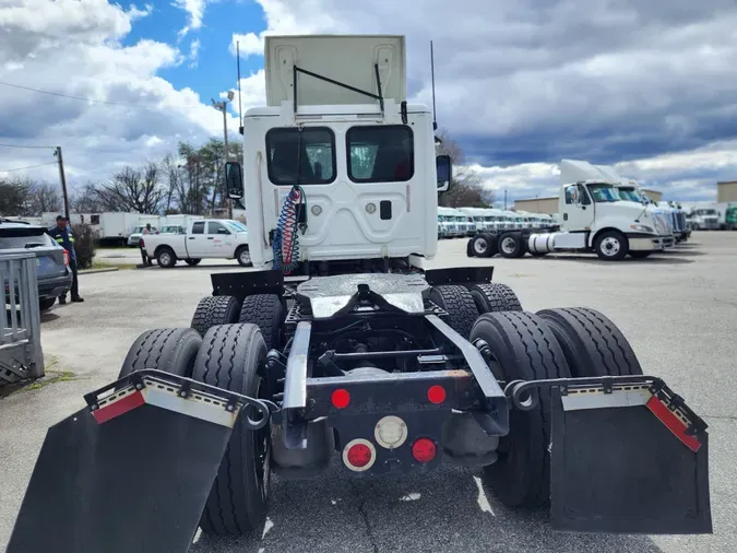 2016 FREIGHTLINER/MERCEDES CASCADIA 125