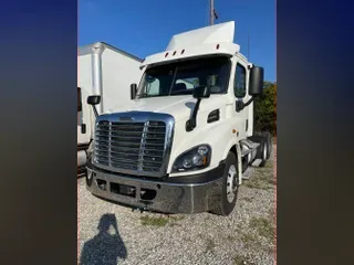 2018 FREIGHTLINER/MERCEDES CASCADIA 113