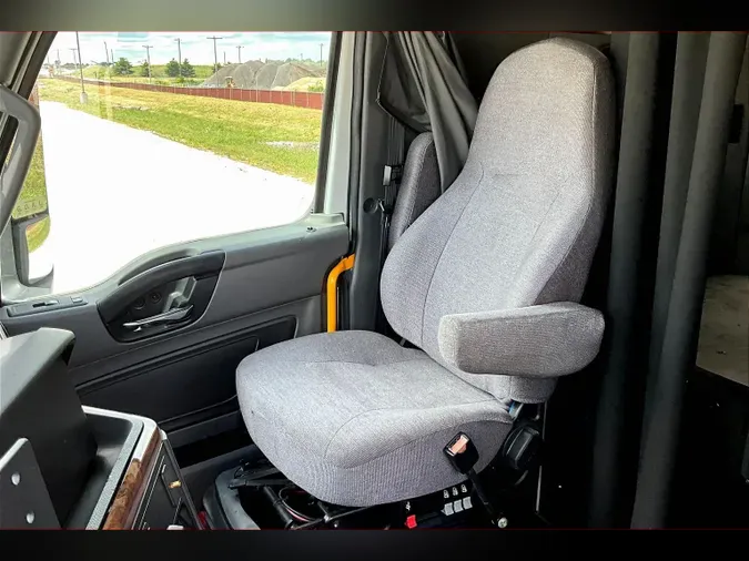 2021 INT LT625 6x4