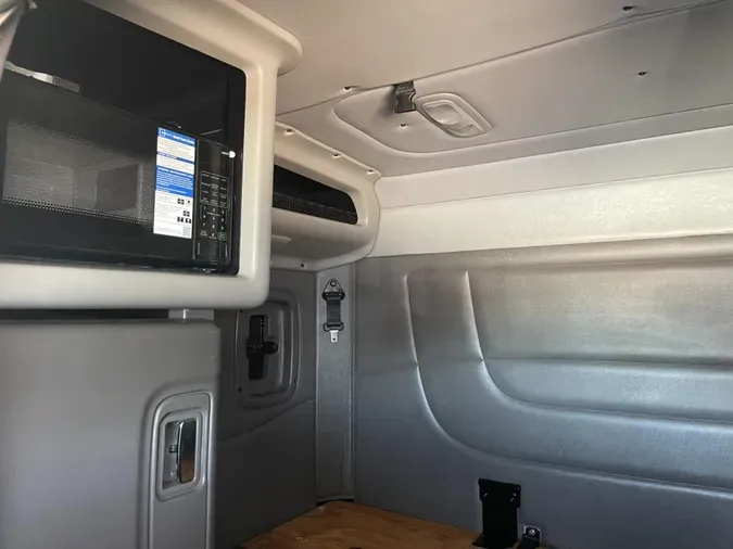 2021 Peterbilt 389