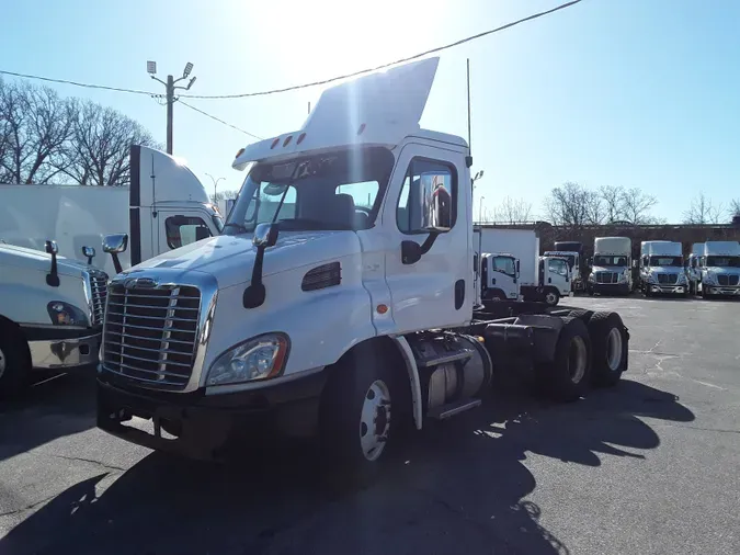 2017 FREIGHTLINER/MERCEDES CASCADIA 1136390d1d33d46bd1f2c1905d7a4af4a32