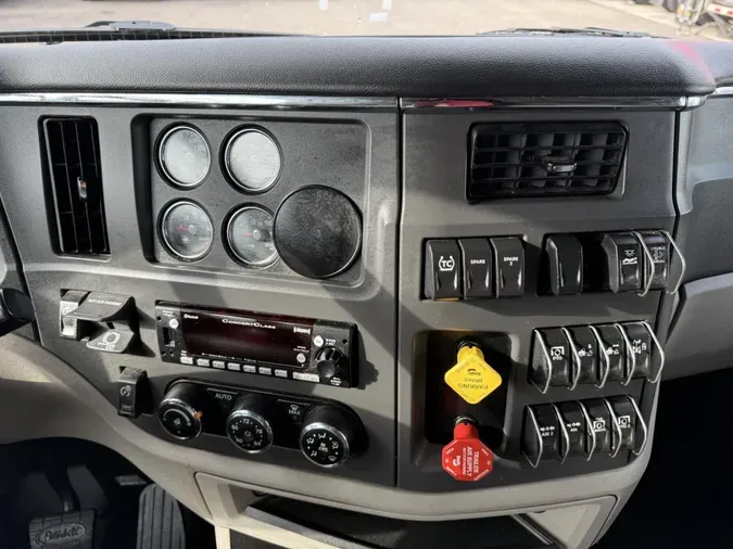 2023 Peterbilt 579