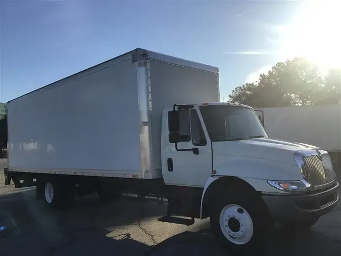 2017 INTERNATIONAL 4300