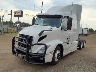 2020 VOLVO VNR64T-640