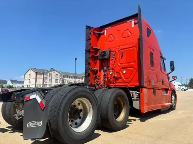 2020 Freightliner New Cascadia 126