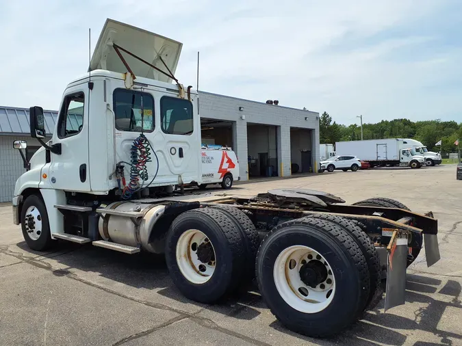 2018 FREIGHTLINER/MERCEDES CASCADIA 125