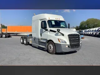 2020 Freightliner Cascadia 126