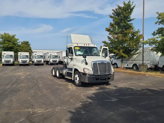 2016 FREIGHTLINER/MERCEDES CASCADIA 125