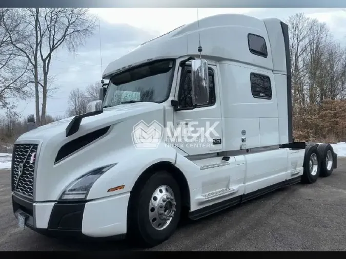 2023 VOLVO VNL64T860