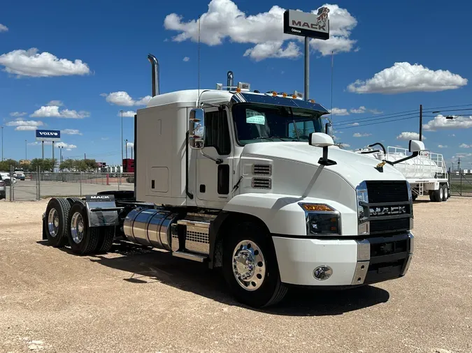 2025 MACK AN64T48