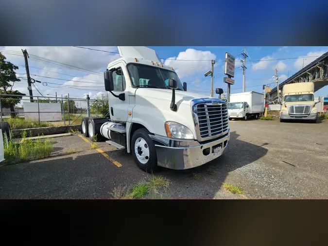 2016 FREIGHTLINER/MERCEDES CASCADIA 125