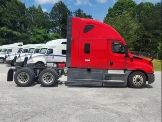 2022 FREIGHTLINER CASCADEVO1