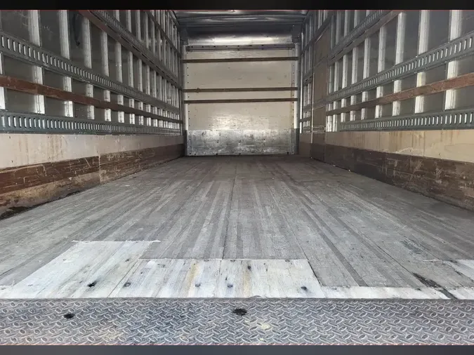 2018 FREIGHTLINER M2 106