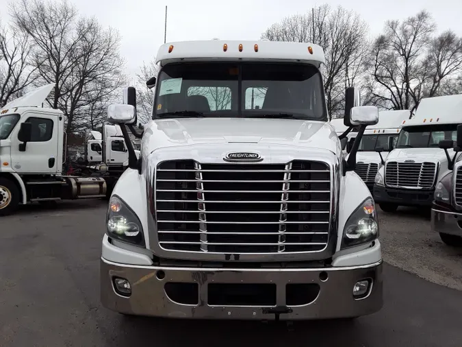 2019 FREIGHTLINER/MERCEDES CASCADIA 125