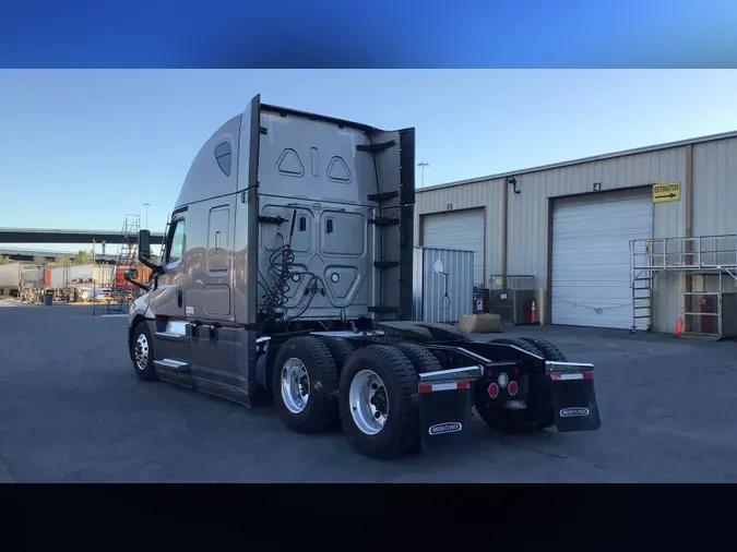 2023 Freightliner Cascadia