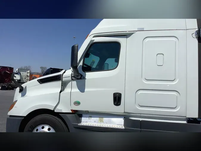 2021 Freightliner Cascadia 12663b29b8c7a3d8655da4a42c28e4a46fd