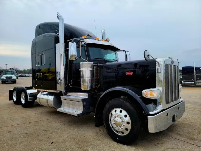 2022 Peterbilt 389