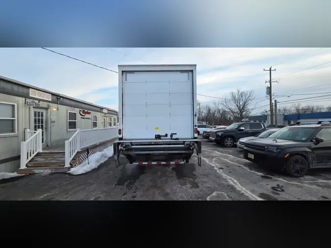 2021 FREIGHTLINER/MERCEDES M2 106