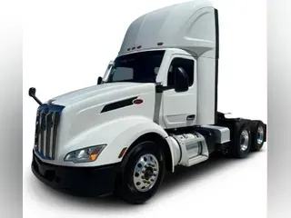 2023 Peterbilt 579
