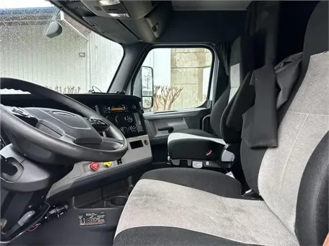 2019 FREIGHTLINER CASCADIA 126